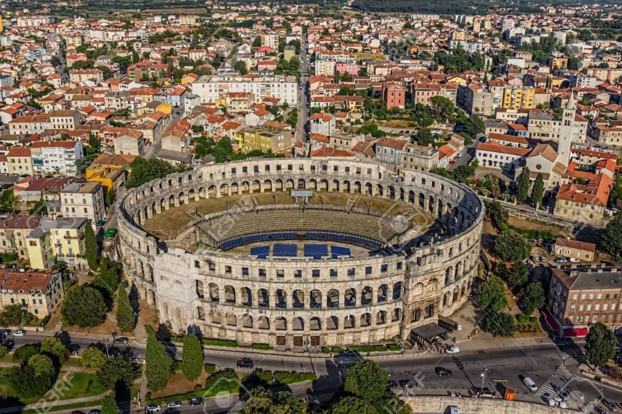 Center Studio Apartment Πούλα Εξωτερικό φωτογραφία